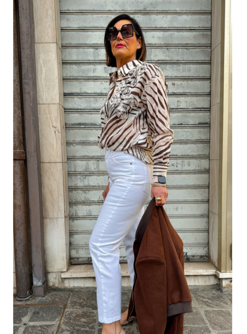 Tensione in - Camicia animaliar con rose