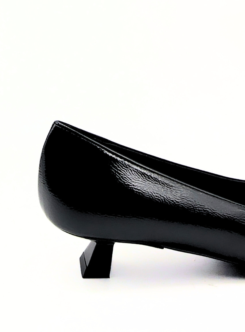 DIVINE FOLLIE Decollete nero lucido carezzafashion