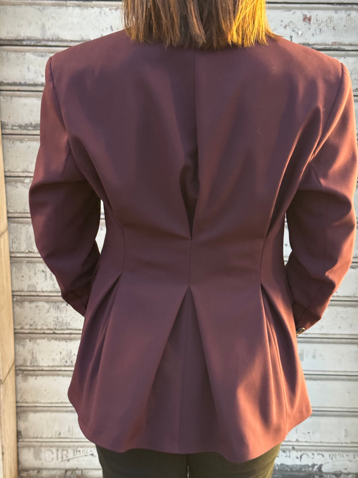 TENSIONE IN GIACCA VINO