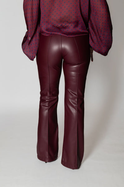 TENSIONE IN PANTALONE BORDEAUX