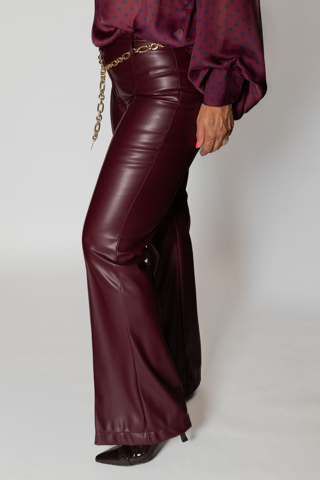 TENSIONE IN PANTALONE BORDEAUX