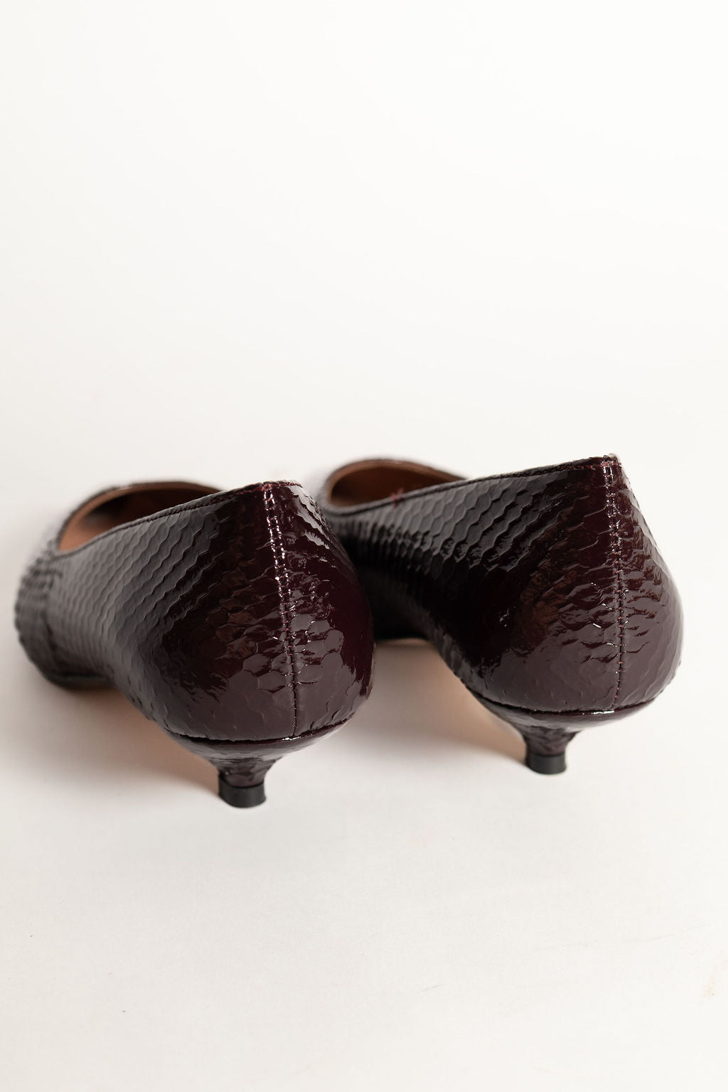 DIVINE FOLLIE DECOLLETE VERNICE PITONE BORDEAUX P3031