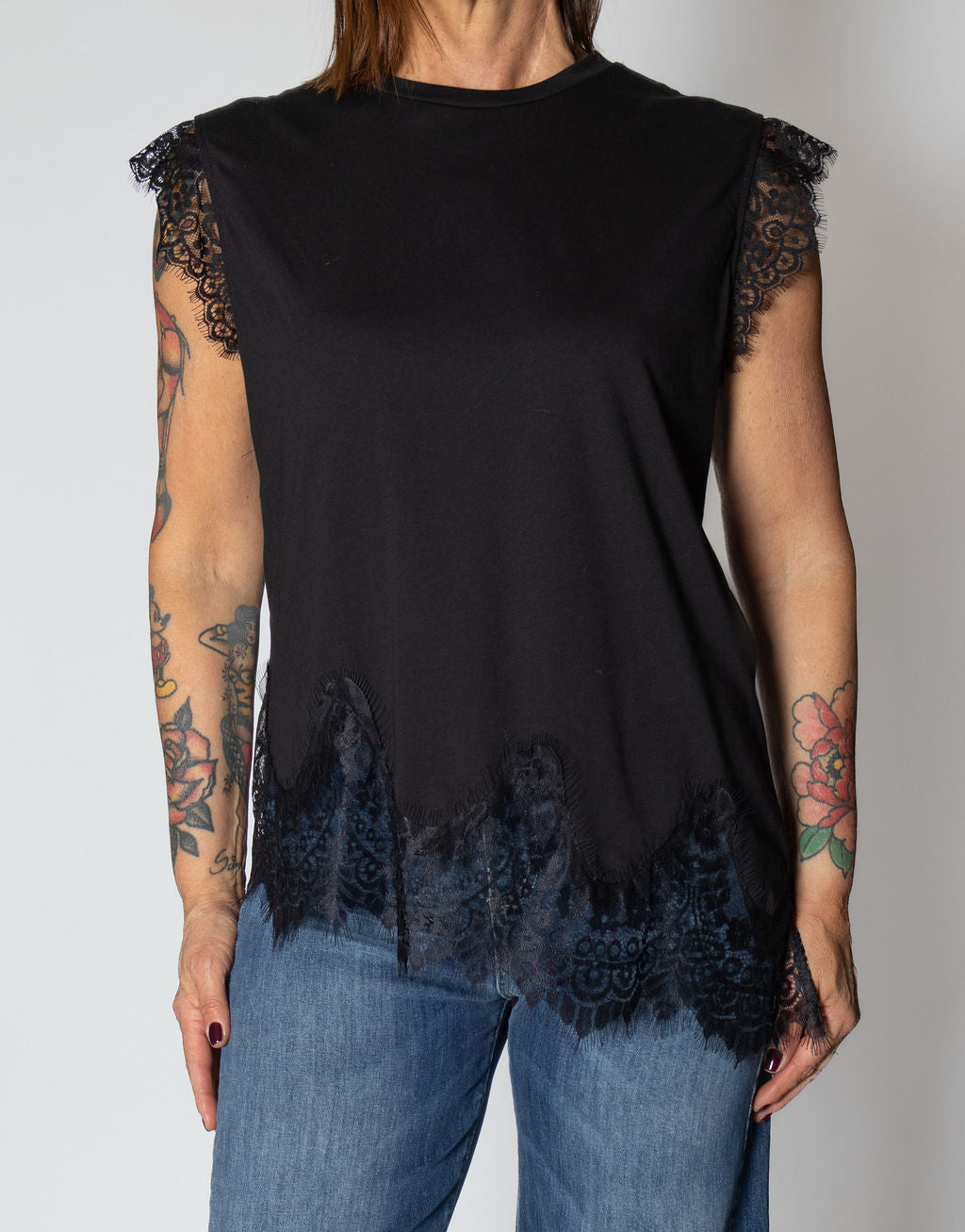TENSIONE IN T SHIRT PIZZO NERO