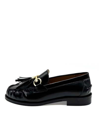 DIVINE FOLLIE - Mocassino con nappine e gancio gold