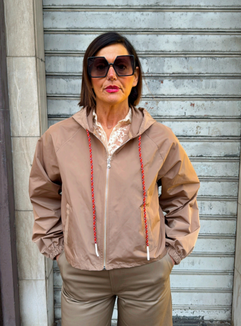 Tensione in - Kway nocciola